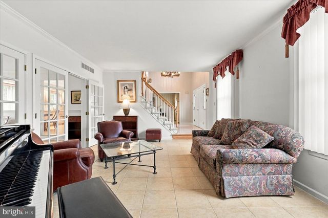 201 HEMLOCK CIR, North Wales, PA 19454
