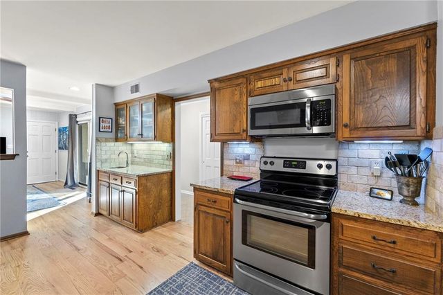 12758 Overbrook Road, Leawood, KS 66209