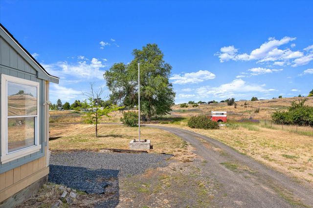 18222 W SR 902 Hwy, Medical Lake, WA 99022