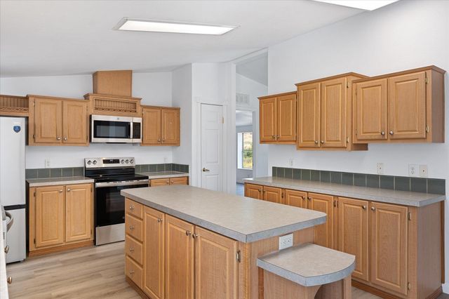 18222 W SR 902 Hwy, Medical Lake, WA 99022