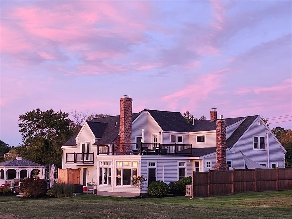 50 Jeffreys Neck Rd, Ipswich, MA 01938
