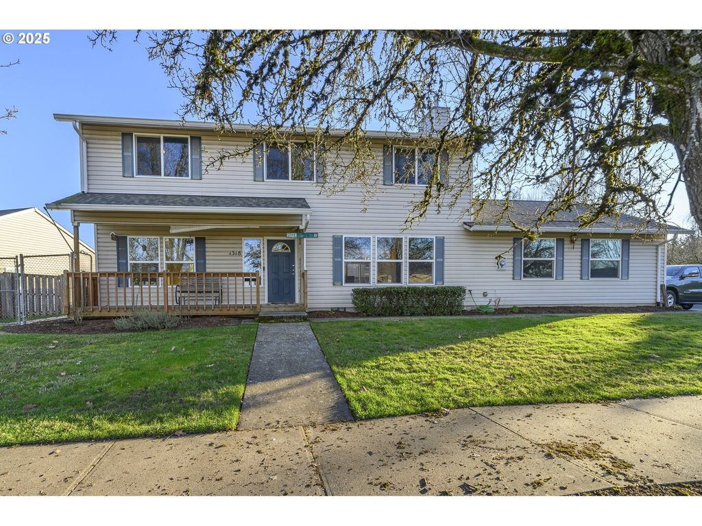 1318 Ne GRANDHAVEN St, Mc Minnville, OR 97128