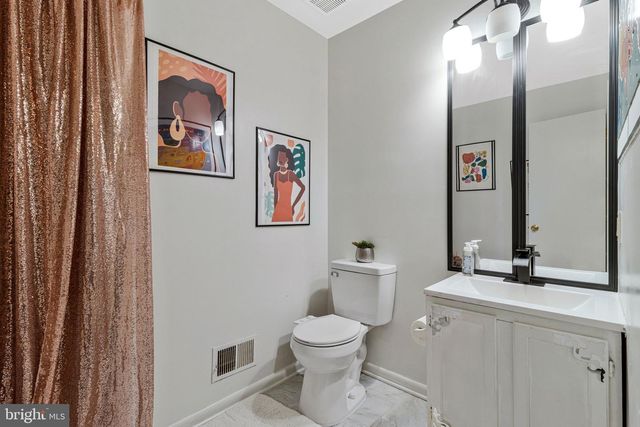 6806 HAWTHORNE ST, Landover, MD 20785