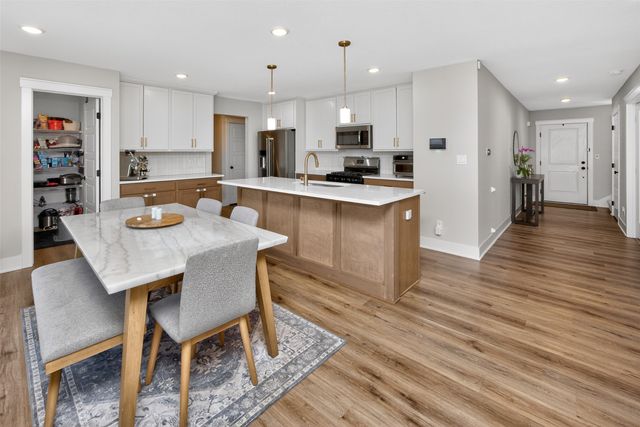2927 Birchwood Drive, Norwalk, IA 50211