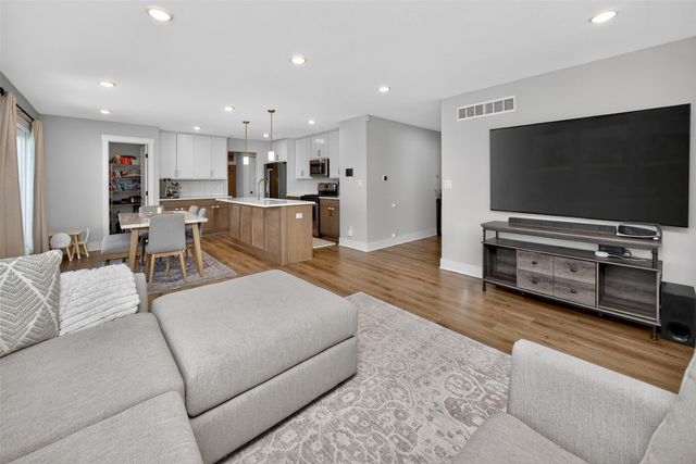 2927 Birchwood Drive, Norwalk, IA 50211