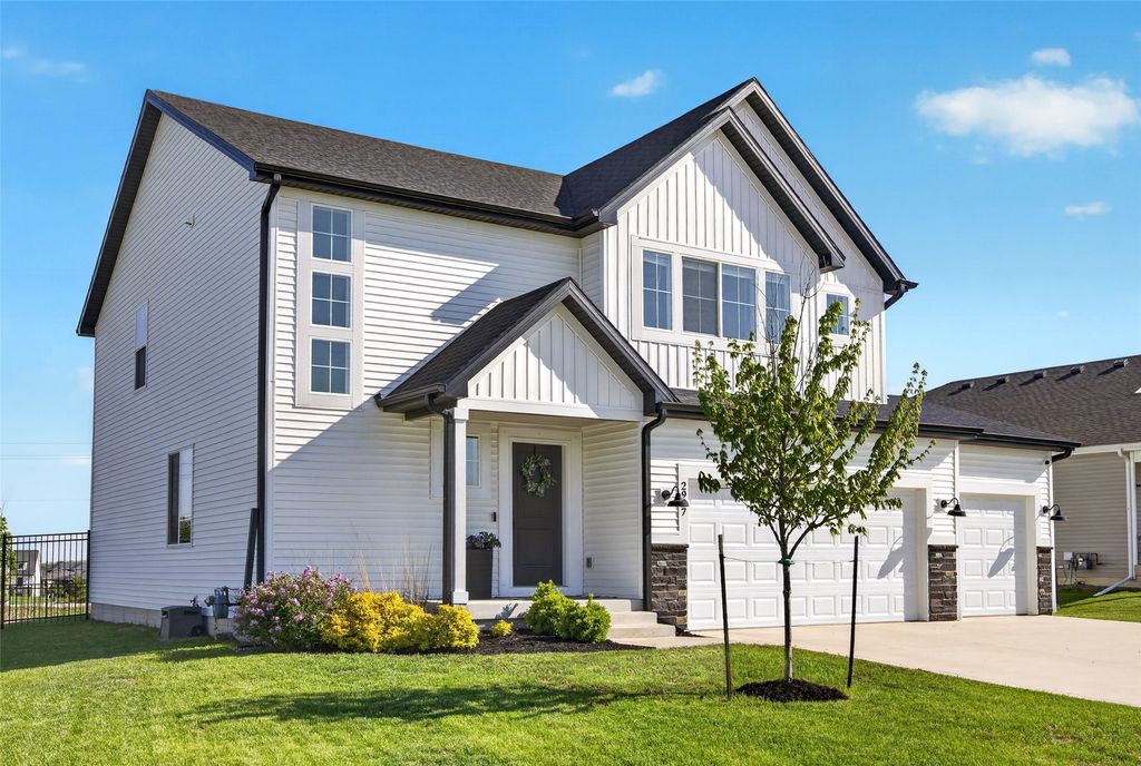 2927 Birchwood Drive, Norwalk, IA 50211