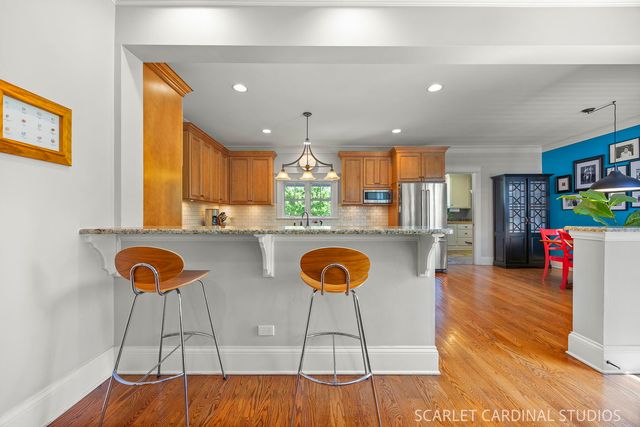 532 Turf Lane, Wheaton, IL 60187