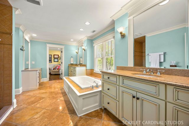 532 Turf Lane, Wheaton, IL 60187