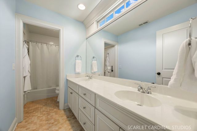 532 Turf Lane, Wheaton, IL 60187