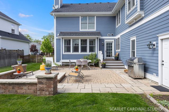 532 Turf Lane, Wheaton, IL 60187