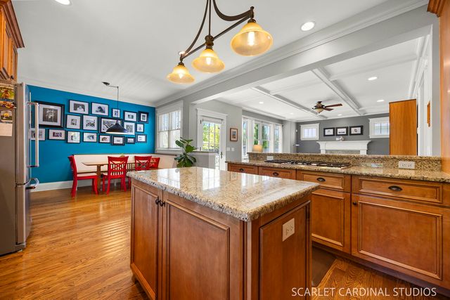 532 Turf Lane, Wheaton, IL 60187