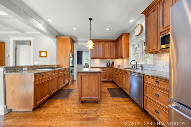 532 Turf Lane, Wheaton, IL 60187