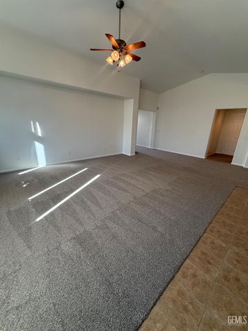 11927 Blanket Flower Drive, Bakersfield, CA 93311