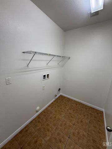 11927 Blanket Flower Drive, Bakersfield, CA 93311