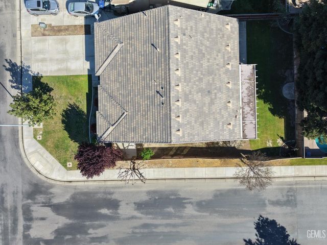 11927 Blanket Flower Drive, Bakersfield, CA 93311