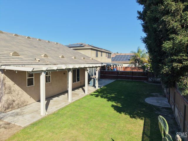 11927 Blanket Flower Drive, Bakersfield, CA 93311