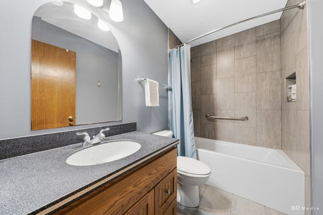 2320 Alder Court, Aurora, IL 60504