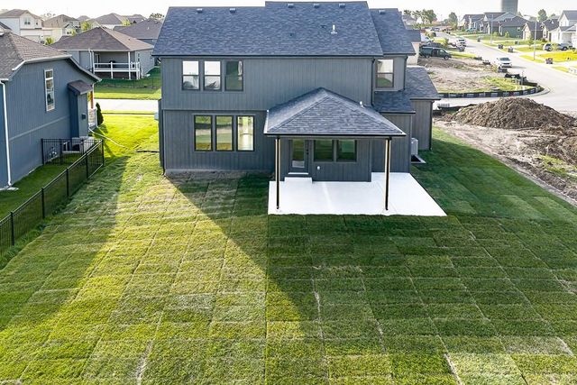 1530 N 157th Lane, Basehor, KS 66007