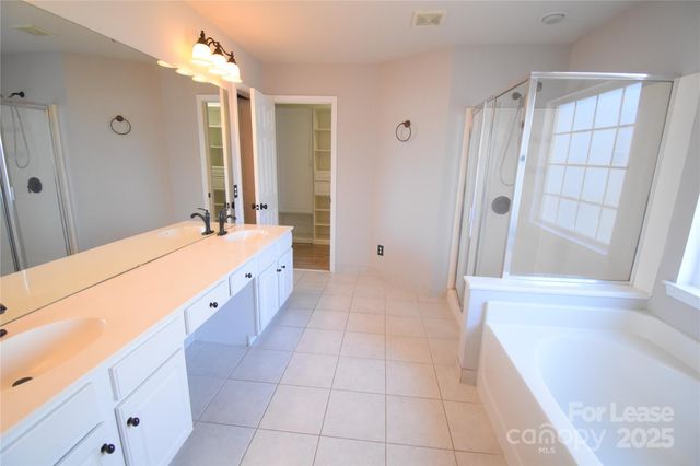 6827 Braddock Lane, Charlotte, NC 28277