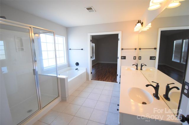 6827 Braddock Lane, Charlotte, NC 28277