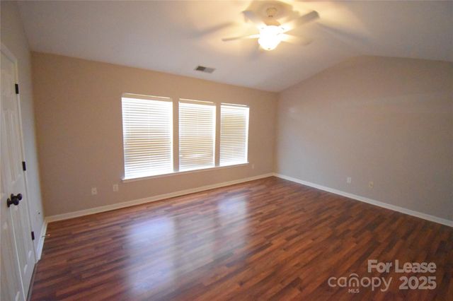 6827 Braddock Lane, Charlotte, NC 28277