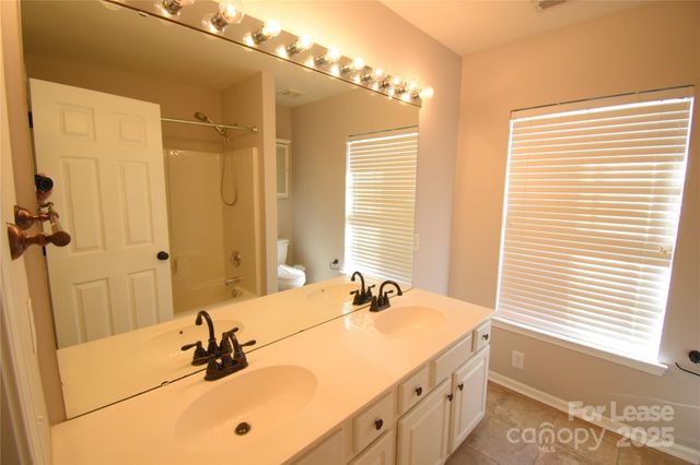 6827 Braddock Lane, Charlotte, NC 28277