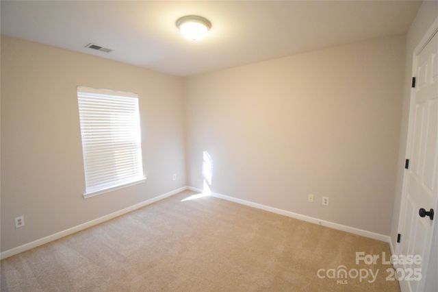 6827 Braddock Lane, Charlotte, NC 28277