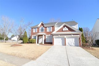 6827 Braddock Lane, Charlotte, NC 28277