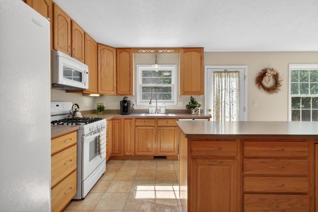 2073 Elwood Boulevard, Spring Arbor, MI 49283