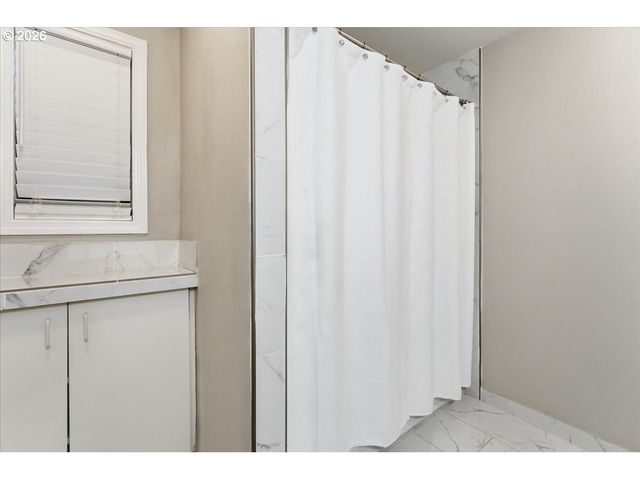 7610 Ne MEADOWS Dr, Vancouver, WA 98662