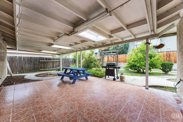 5116 Sherman Avenue, Bakersfield, CA 93309