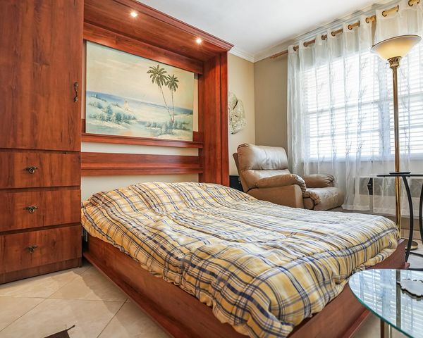 16801 NE 13th Avenue 308, Miami, FL 33162