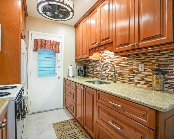 16801 NE 13th Avenue 308, Miami, FL 33162