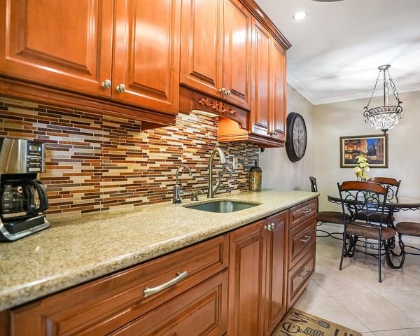 16801 NE 13th Avenue 308, Miami, FL 33162