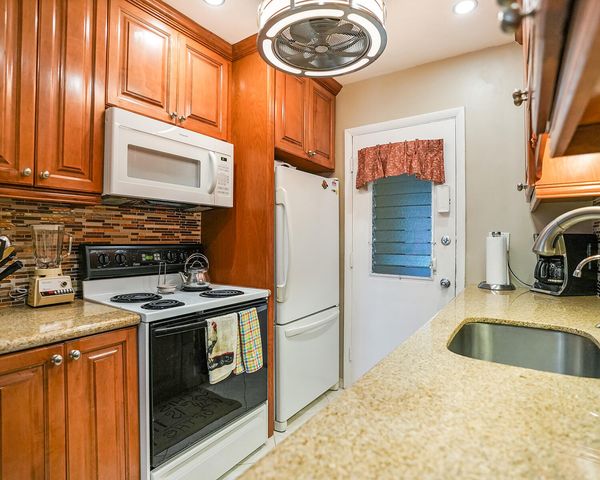 16801 NE 13th Avenue 308, Miami, FL 33162