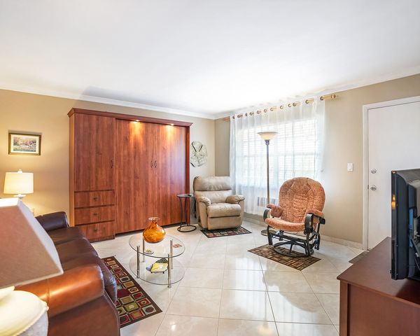 16801 NE 13th Avenue 308, Miami, FL 33162