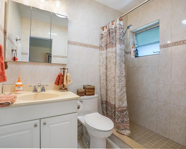 16801 NE 13th Avenue 308, Miami, FL 33162