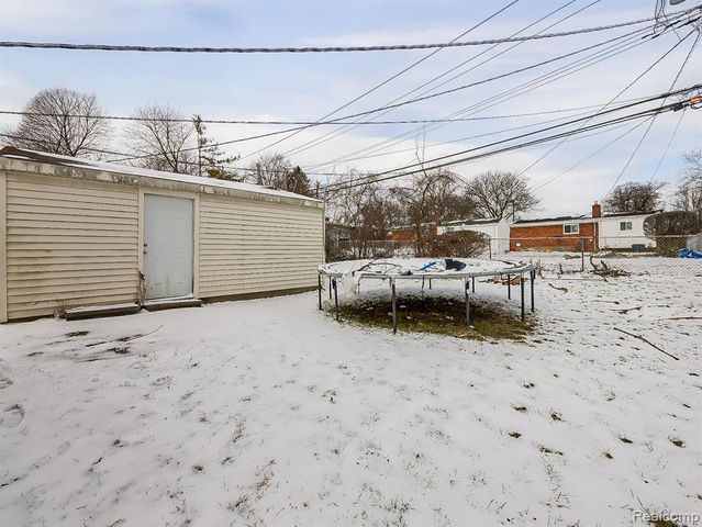 1283 Featherstone Road, Pontiac, MI 48342