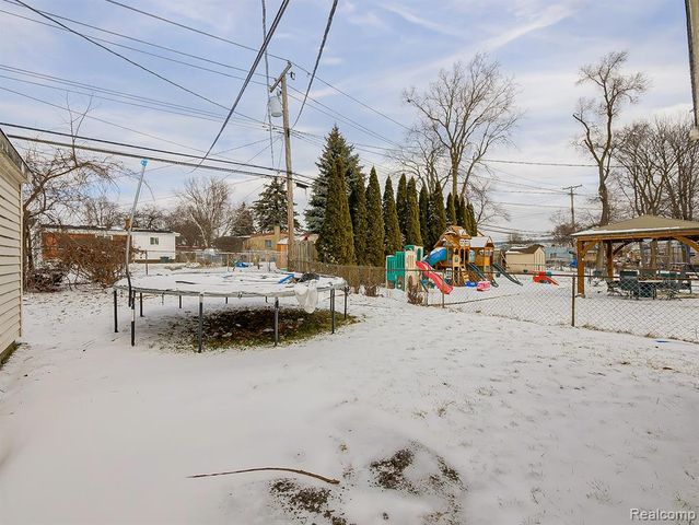 1283 Featherstone Road, Pontiac, MI 48342