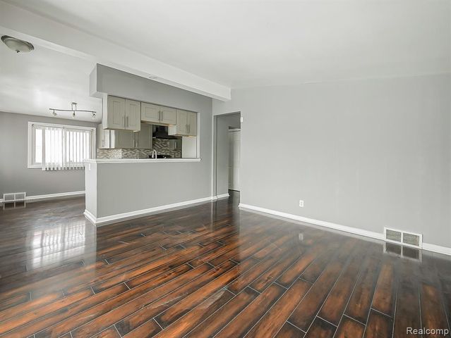 1283 Featherstone Road, Pontiac, MI 48342