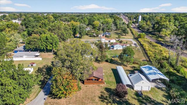 504 Elm Street, Godfrey, IL 62035