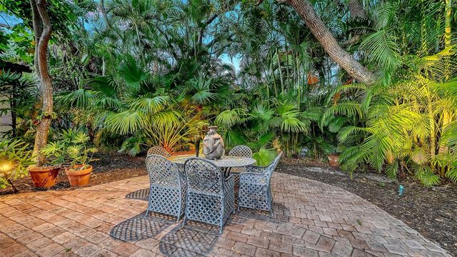 922 INDIAN BEACH DRIVE, Sarasota, FL 34234