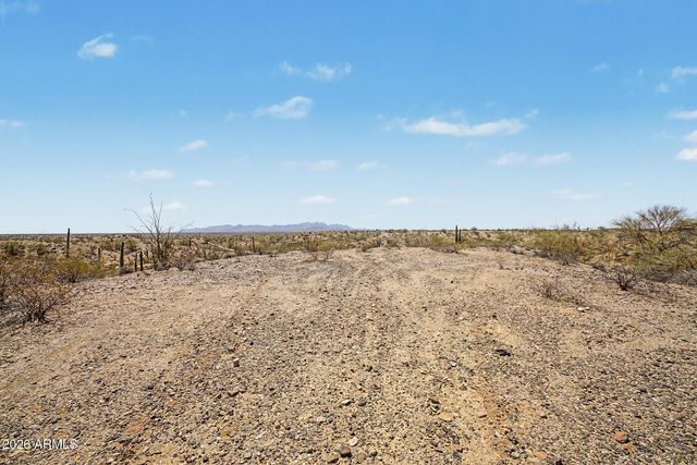 29714 W PEAKVIEW Road, Wittmann, AZ 85361