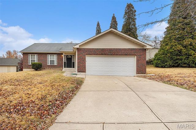 5237 Trailview Drive, Black Jack, MO 63033