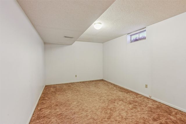 510 S Howard Street, Indianola, IA 50125