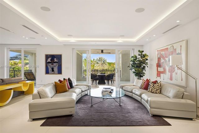 3535 Hiawatha Ave 305, Coconut Grove, FL 33133