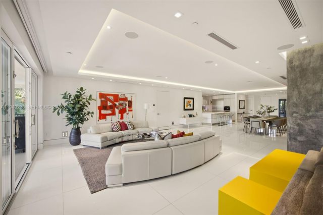 3535 Hiawatha Ave 305, Coconut Grove, FL 33133