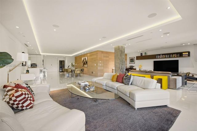 3535 Hiawatha Ave 305, Coconut Grove, FL 33133