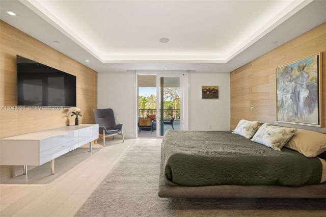 3535 Hiawatha Ave 305, Coconut Grove, FL 33133