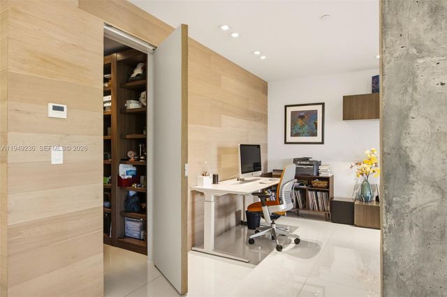 3535 Hiawatha Ave 305, Coconut Grove, FL 33133